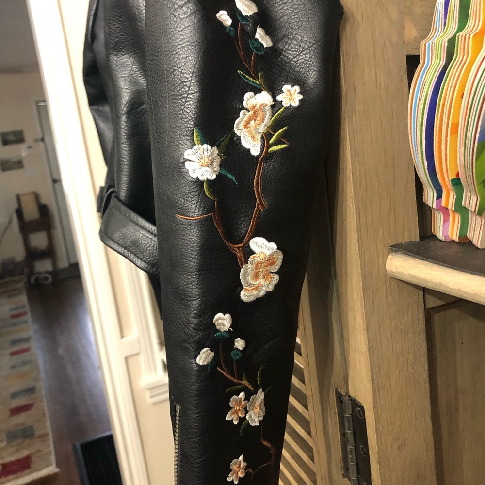 Jacket/Vegan leather/black with Exquisite Detail - Picture 4 of 4
